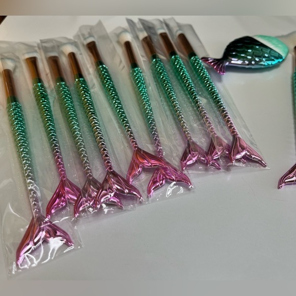 💥🧜♀️NEW💥MAKEUP Brush set 11 pieces Mermaid iridescent green purple eyes… - Picture 12 of 16